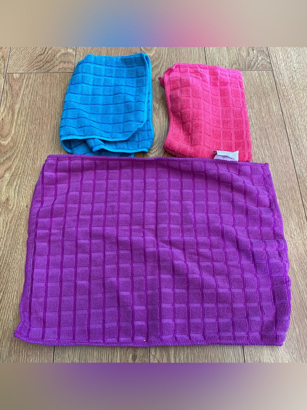 Brightly coloured microfiber cloths - 3 pack